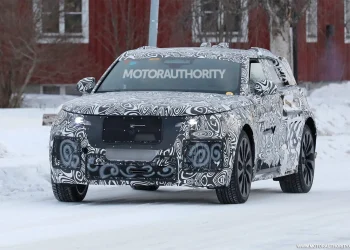 2026 Range Rover Velar successor caught on video