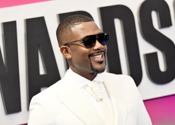 Ray J concert video appears to show him with bloody eyes and a device in his chest