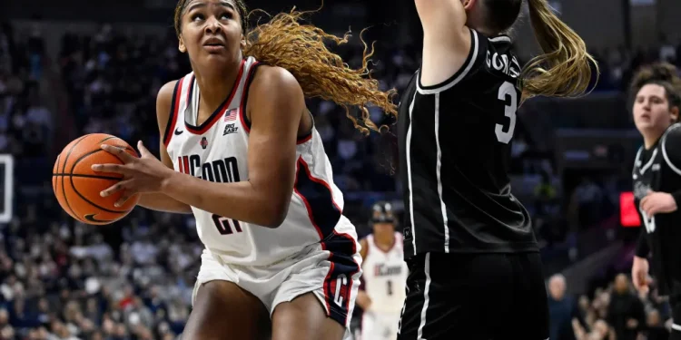 Sarah Strong, KK Arnold power UConn women’s basketball in Senior Day rout of Providence