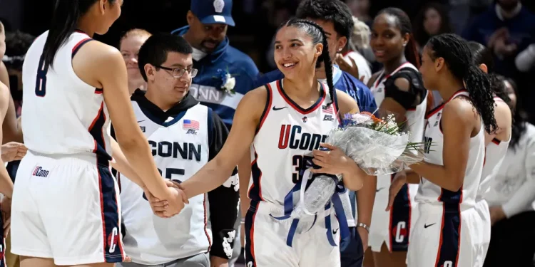UConn women’s basketball star Azzi Fudd named finalist for AAU Sullivan Award