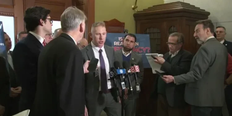 Connecticut State Senate votes for sweeping 'emergency' bill