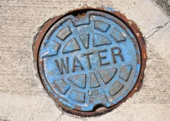 Crews respond to water main breaks in Manchester