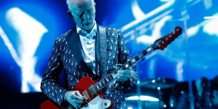 Q&A: Roxy Music’s Phil Manzanera shares stories from the Cuban Revolution to stardom