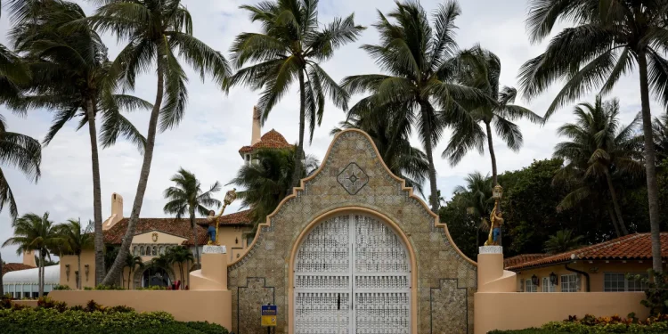 U.S. Secret Service shot and killed armed man who entered the secure perimeter of Mar-a-Lago