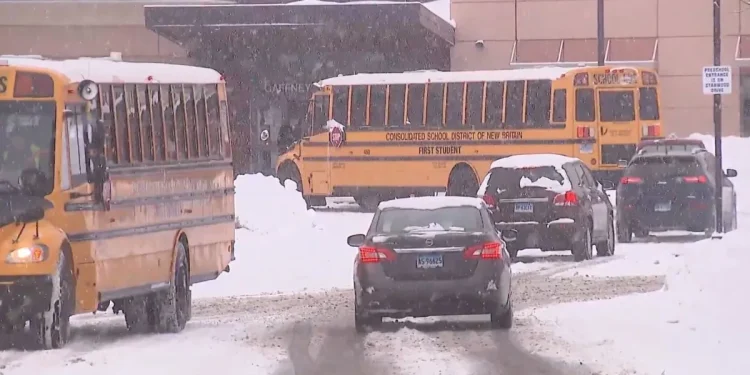 ‘A very rough morning:' Superintendents apologize after snowy trips to school
