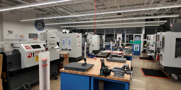 New Haven schools partner with General Dynamics to hire manufacturing students