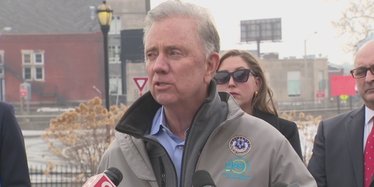 Lamont announces bill to boost recruitment among police, fire departments