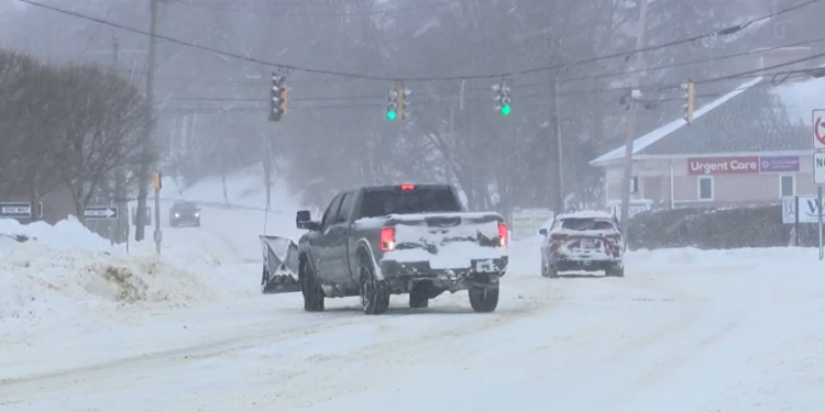 Lamont lifts emergency order banning commercial vehicles from Connecticut roads