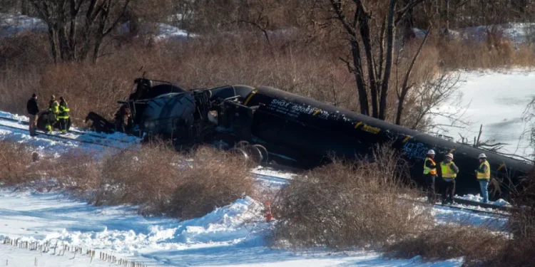 Route 32 in Mansfield reopens after train derailment cleanup