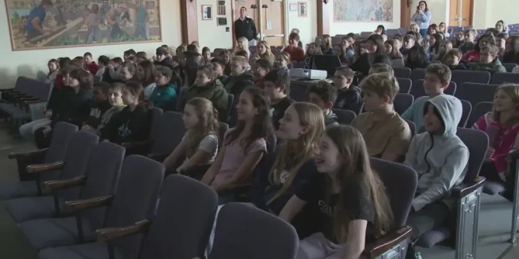 What's Right with Schools: Portland high schoolers get incoming students 'pepped' for what's ahead