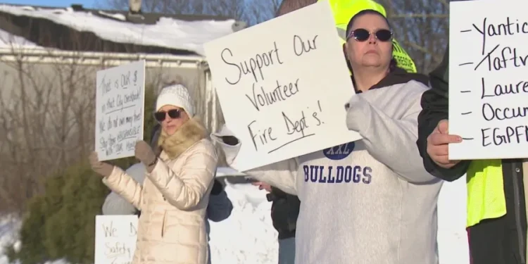 Yantic volunteer firefighters receive show of support amid battle with Norwich