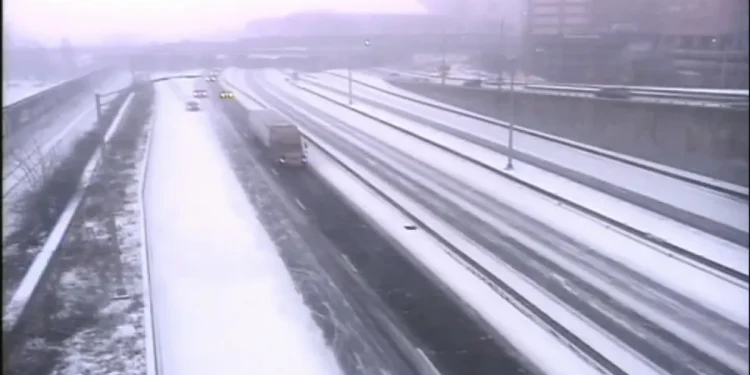 Lamont declares state of emergency ahead of storm, issues commercial vehicle ban on highways