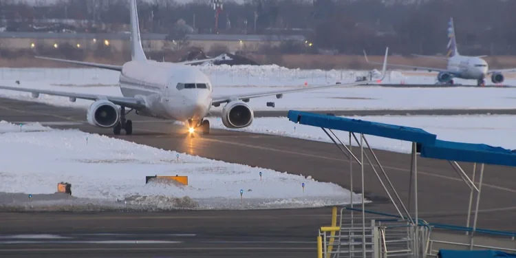 Tweed New Haven Airport holds public info meeting on airport expansion