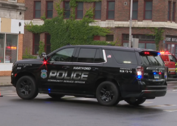 1 person in critical condition after double shooting in Hartford
