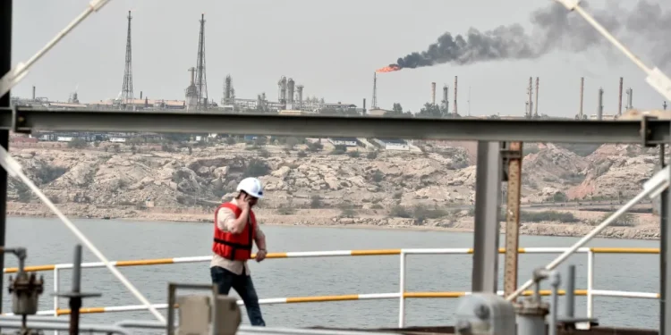 Live updates: U.S. bombs strategic island, Iran vows to destroy oil infrastructure in the region