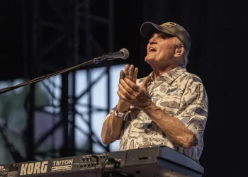 Bruce Johnston leaves the Beach Boys after 60 years