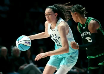 UConn legend adds another title to her resume with 32 points in leading Mist to Unrivaled crown