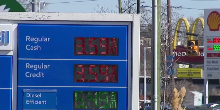 Gov. Lamont pushes gas tax amid tepid response from Connecticut lawmakers