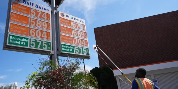 Iran war threatens to erase the economic bump from bigger tax refunds