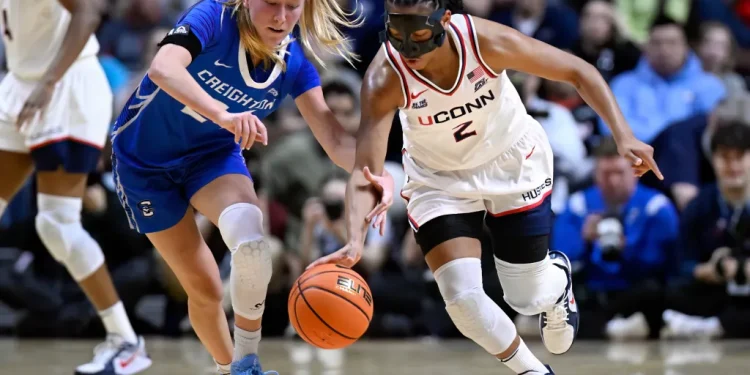 Dom Amore: Geno, UConn women playing a brand of defense well suited to their times
