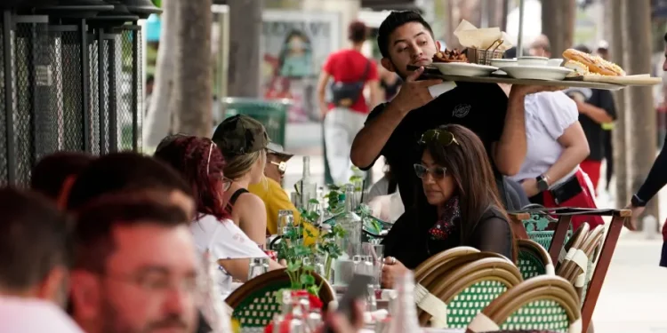 Connecticut state leaders consider bill to redirect meals tax back into local economies