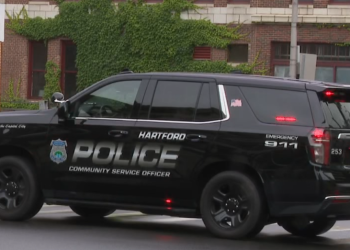 Driver dead after single-vehicle crash in Hartford