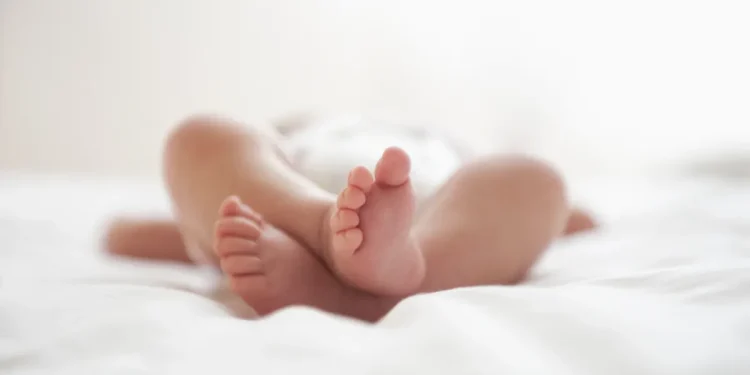 Mom delivers own baby on I-84 off-ramp in Manchester Saturday