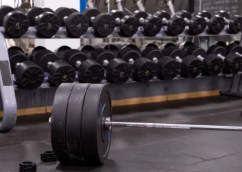9‑year‑old powerlifter stuns internet with 180‑pound deadlift in viral video