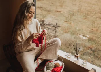 ‘Mentally active' sitting may reduce dementia risk, study finds