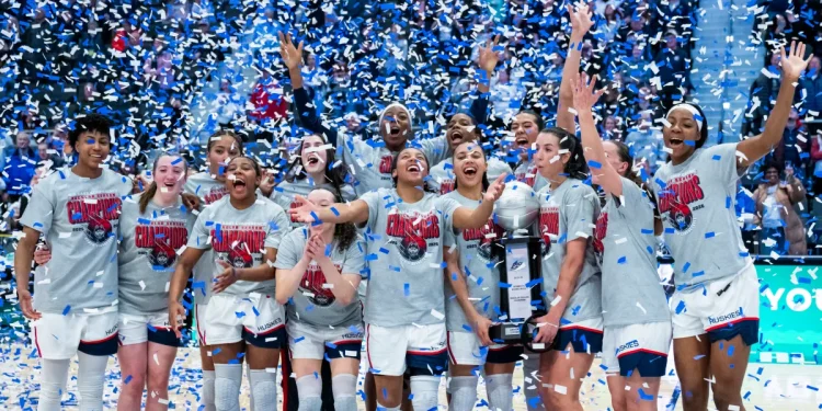 Azzi Fudd helps No. 1 UConn rout St. John's 85-49 for 47th consecutive victory