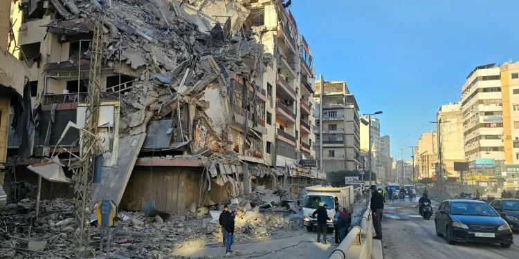 Live updates: House to vote on Iran war powers resolution; Iran threatens retaliation after U.S. sinks warship