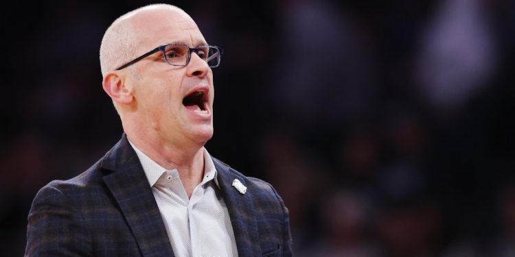 Dan Hurley calls UConn's loss at Marquette a ‘choke job' after his team responds with a win