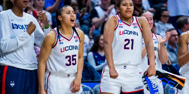 UConn women overwhelm UTSA 90-52 as the Huskies roll in their March Madness opener