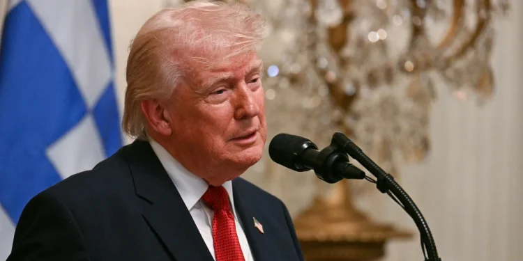 Trump to sign order to pay TSA agents as Congress struggles on funding deal