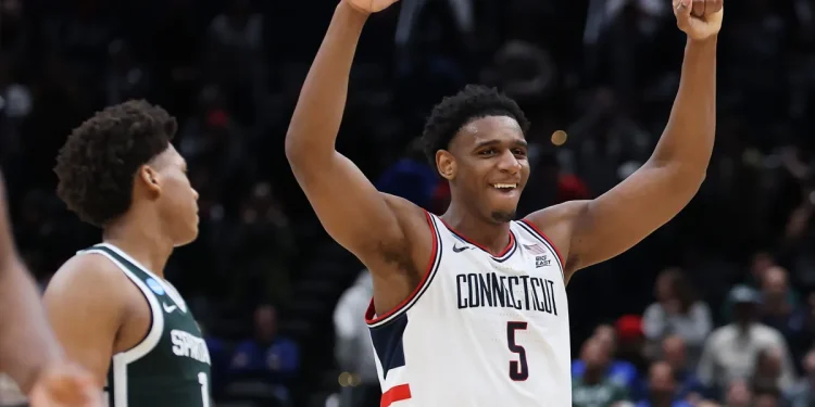 It's UConn vs. Duke for a Final Four spot after the Huskies edge Michigan State 67-63