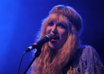 Courtney Love teases a Hole reunion tour
