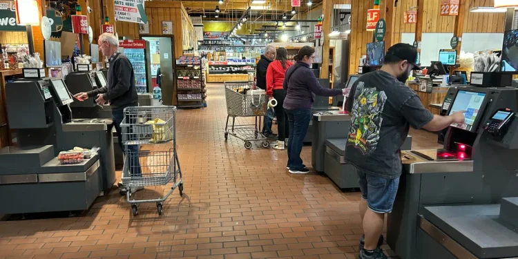 Debate sparks over proposed rules for self-checkouts at grocery stores
