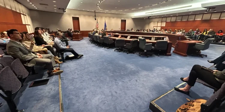 Hundreds of people flood public hearing on Connecticut vaccine bills