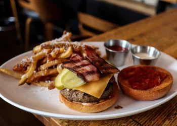 South End in New Canaan Returns as South End Bar