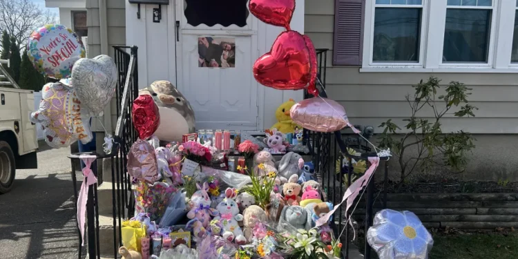 ‘I really loved those girls': Woman, daughters killed by boyfriend remembered by loved ones