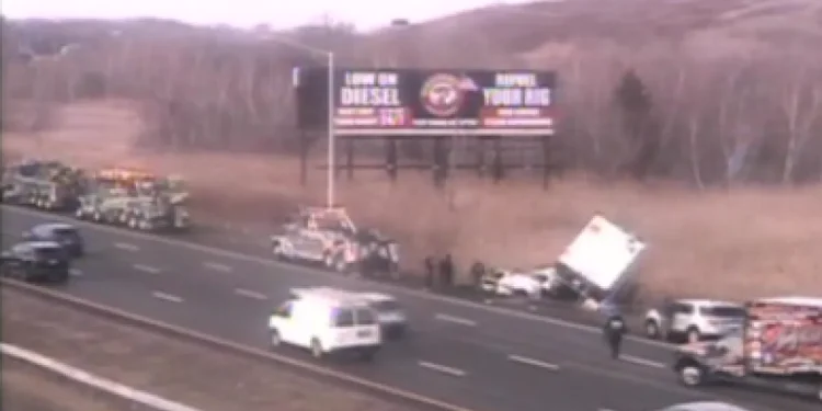 Tank fuel rupture causes traffic on I-91 in New Haven