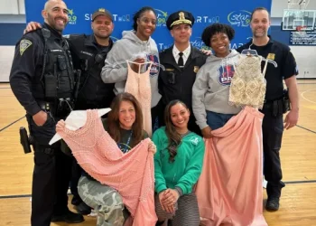 New Haven area students take home free prom dresses