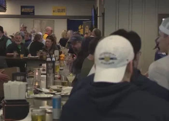 Quinnipiac fans cheer on hockey team during NCAA Tournament win