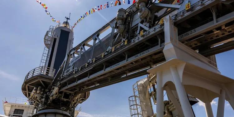 Revolution Wind announces first power delivered to Connecticut energy grid