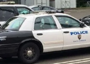 South Windsor police search for tractor cab driver accused of hitting pedestrian