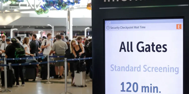 TSA officers quitting as funding standoff forces screeners to work without pay