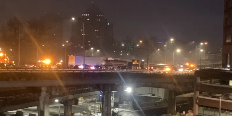Tanker crash, pile up shuts down I-91 South in Hartford