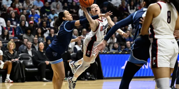 UConn fans make Mohegan Sun feel like home arena for Big East title game