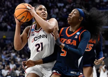 UConn women open title defense with rout of UTSA in NCAA Tournament