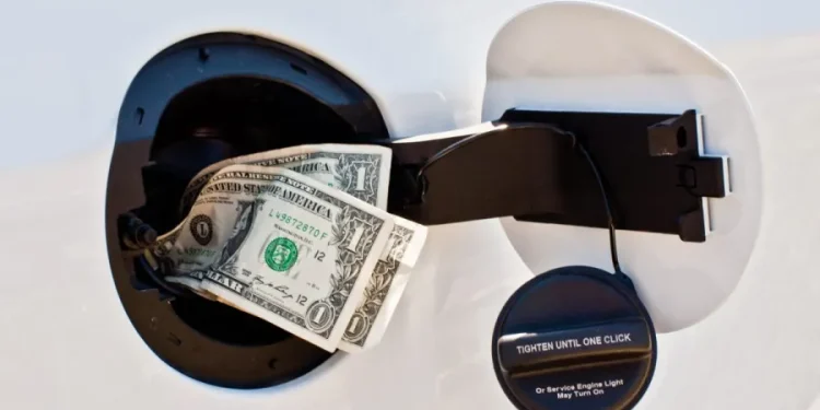 Want cheaper gas? Here’s the best day to fill up in Connecticut